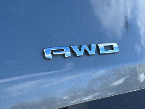 Used 2024 GMC Terrain SLE image 15