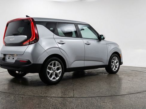 Used 2025 Kia Soul LX w/ LX Technology Package image 9