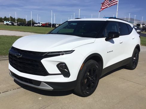 Used 2024 Chevrolet Blazer LT w/ Convenience Package FWD image 9