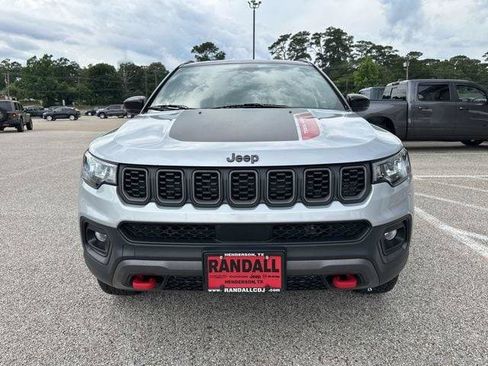 Certified 2025 Jeep Compass Trailhawk AWD/4WD image 2