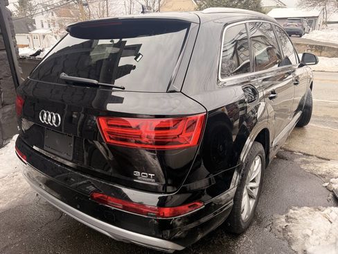 Used 2017 Audi Q7 3.0T Premium image 5