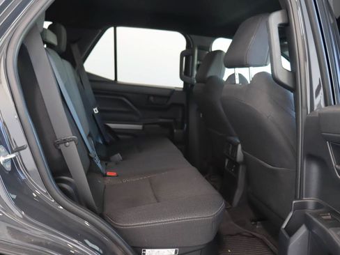 Used 2025 Toyota 4Runner SR5 AWD/4WD image 17