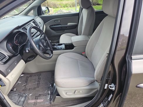 Used 2016 Kia Sedona LX w/ Option Group 020 image 20