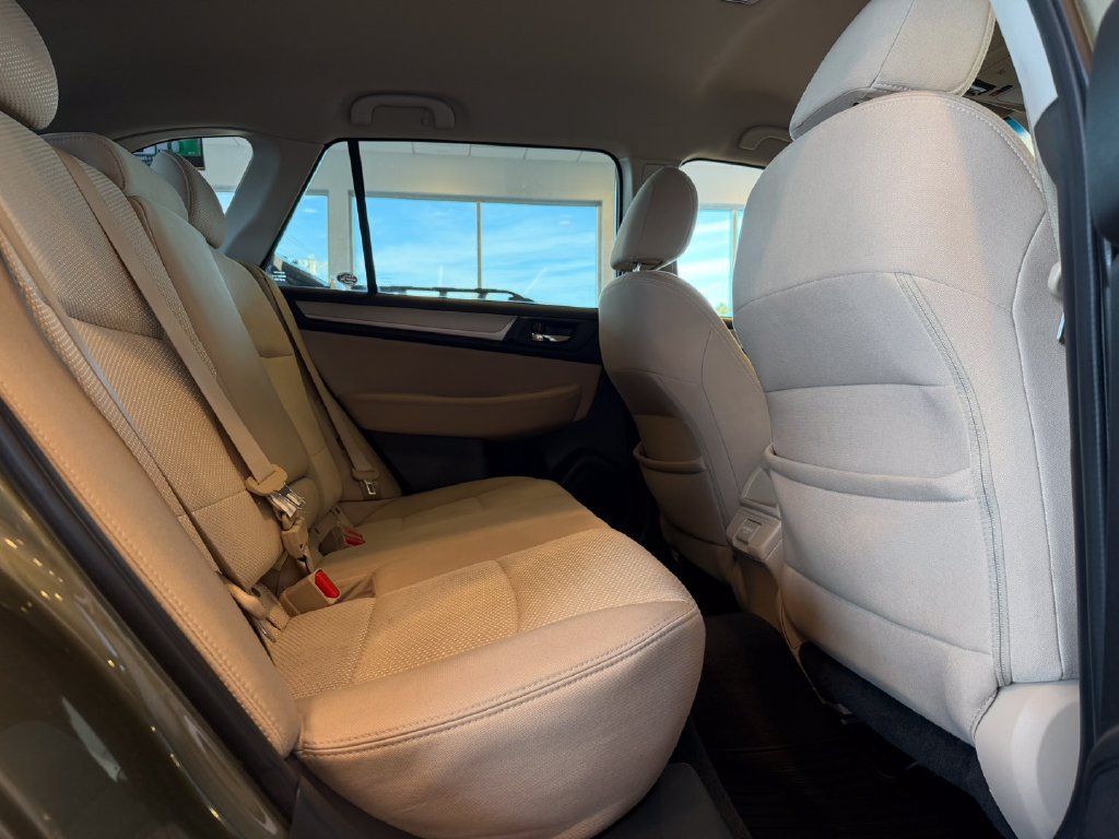 Used 2018 Subaru Outback 2.5i Premium AWD/4WD image 20