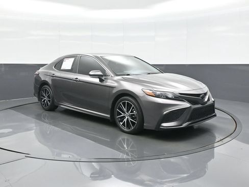 Certified 2023 Toyota Camry SE FWD image 1