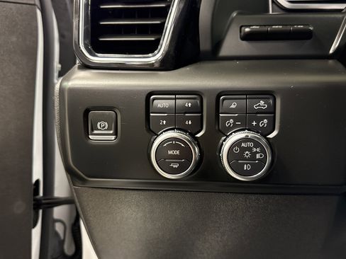 Used 2023 GMC Sierra 1500 Denali w/ Technology Package image 11