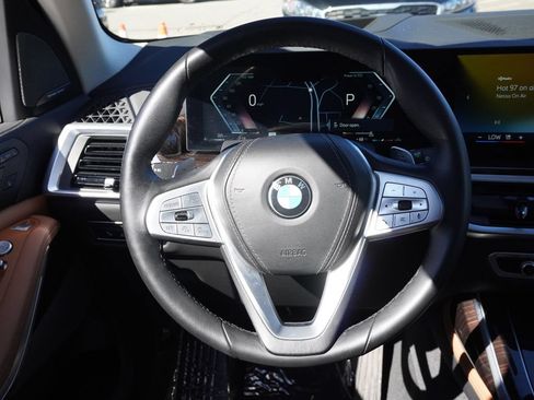 Used 2024 BMW X7 xDrive40i w/ Premium Package AWD/4WD image 48