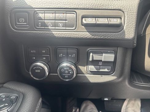 Used 2024 GMC Yukon Denali w/ Max Trailering Package AWD/4WD image 19