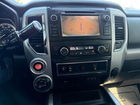Used 2019 Nissan Titan PRO-4X image 12