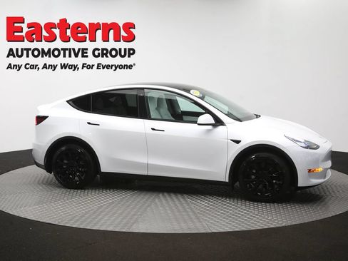 Used 2022 Tesla Model Y Long Range AWD/4WD image 43