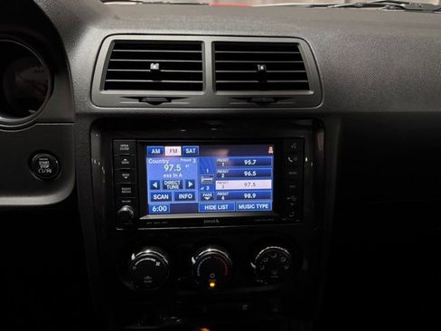 Used 2009 Dodge Challenger SRT8 RWD image 18