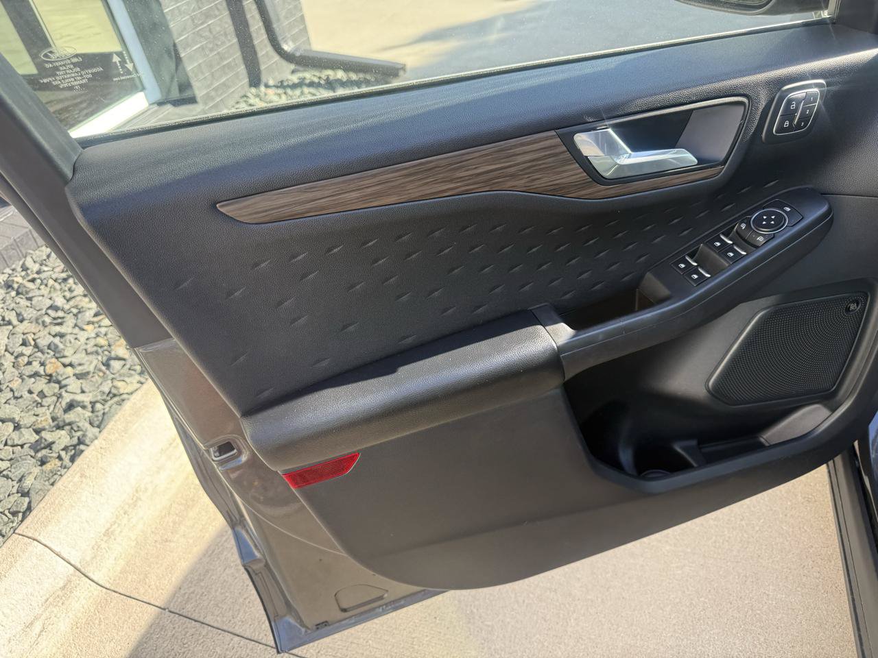 Used 2020 Ford Escape Titanium AWD/4WD image 15