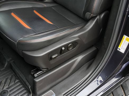 Used 2024 GMC Sierra 1500 AT4 w/ Technology Package image 11