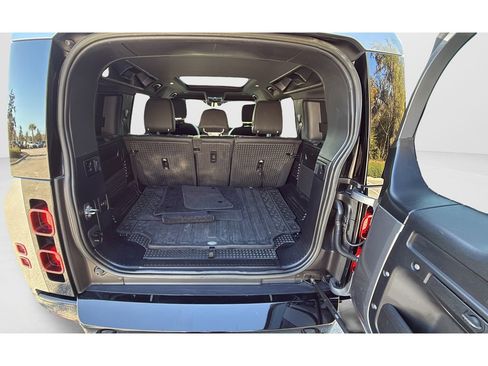 Used 2023 Land Rover Defender 110 X-Dynamic SE image 26