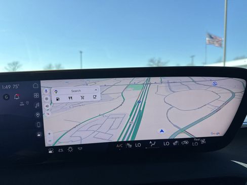 Used 2025 Buick Enclave Preferred w/ Power Package image 23