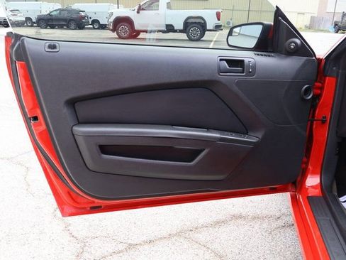 Used 2013 Ford Mustang GT image 26
