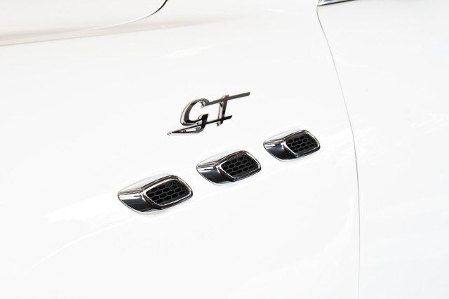 Used 2023 Maserati Levante GT AWD/4WD image 7
