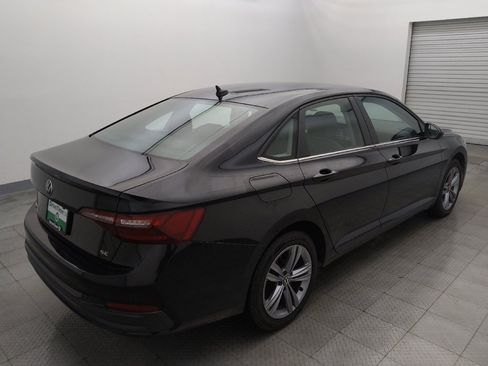 Used 2024 Volkswagen Jetta SE FWD image 9