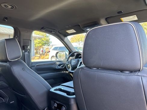 Used 2023 Chevrolet Suburban Premier image 15