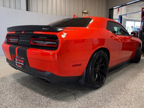 Used 2016 Dodge Challenger SRT Hellcat RWD image 7