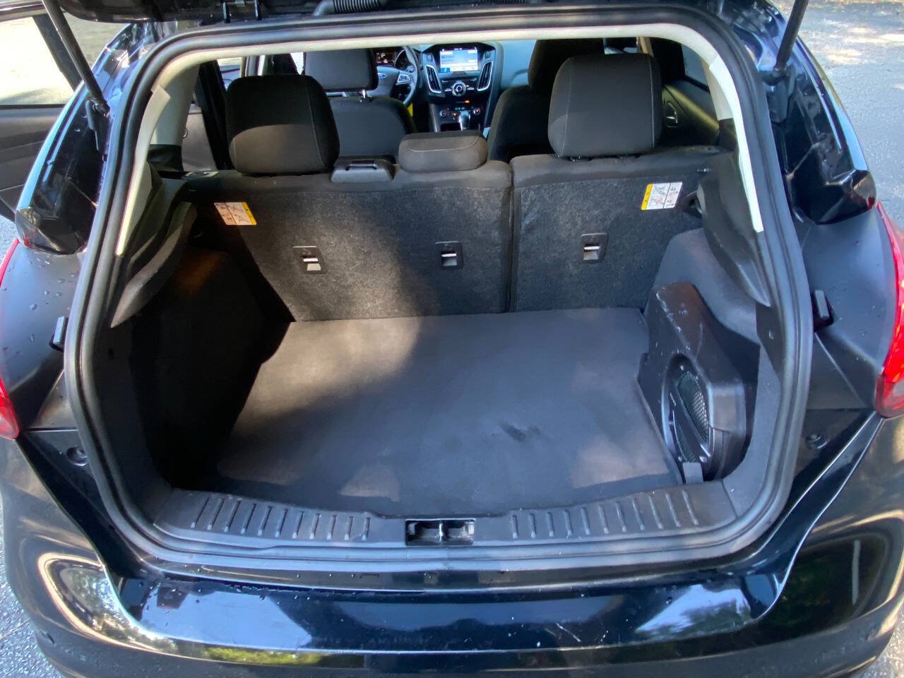 Used 2017 Ford Focus SEL FWD image 45