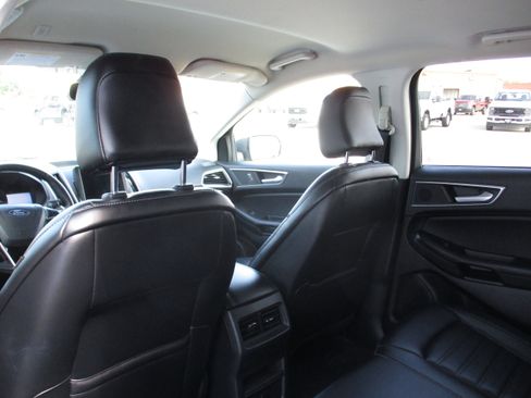 Used 2024 Ford Edge SEL image 18