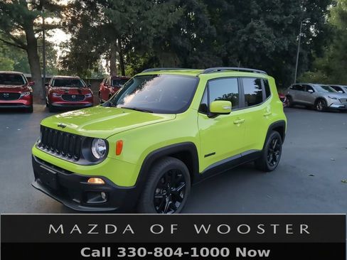 Used 2018 Jeep Renegade Altitude w/ UConnect 8.4 Nav Group FWD image 1
