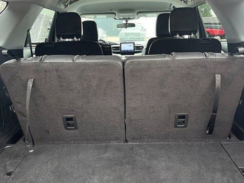 Used 2023 Ford Explorer XLT w/ Equipment Group 202A image 8