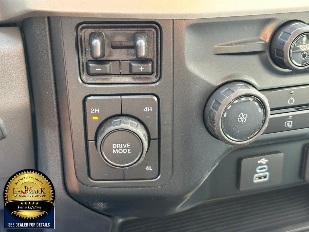 Used 2023 Ford F550 4x4 Regular Cab Super Duty image 14