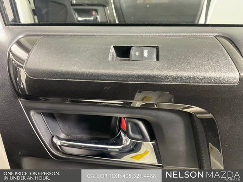 Used 2020 Toyota 4Runner Venture w/ Moonroof Package AWD/4WD image 24