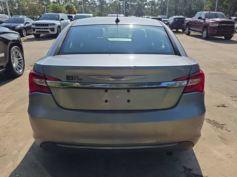 Used 2013 Chrysler 200 Touring FWD image 3