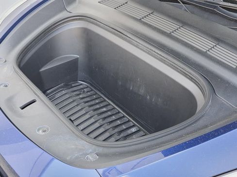 Used 2022 Tesla Model Y Long Range image 7