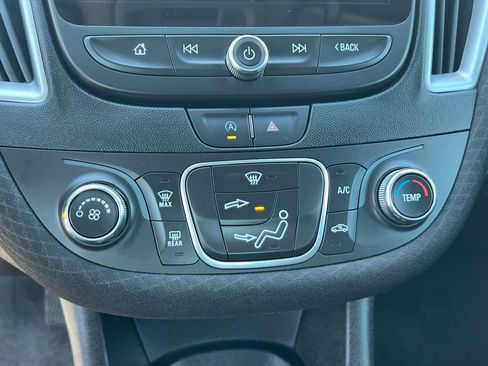 Used 2024 Chevrolet Malibu LS FWD image 35