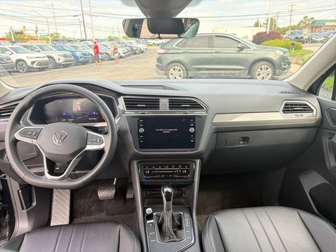 Certified 2023 Volkswagen Tiguan SE FWD image 20