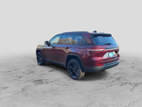 New 2025 Jeep Grand Cherokee Limited w/ Black Appearance Package image 6