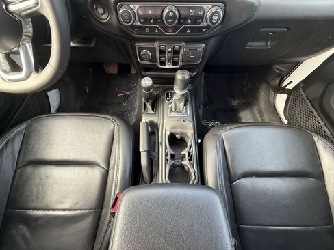 Used 2023 Jeep Wrangler Altitude image 11
