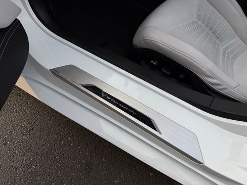 Used 2024 Chevrolet Corvette Stingray Premium Conv w/ Z51 Performance Package image 17