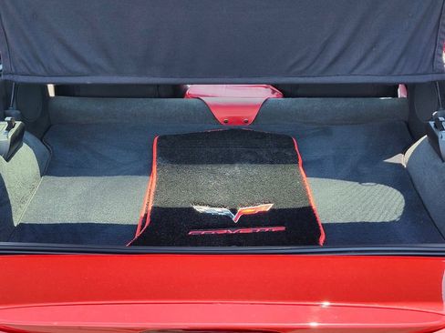 Used 2005 Chevrolet Corvette Coupe w/ Preferred Equipment Group RWD image 22
