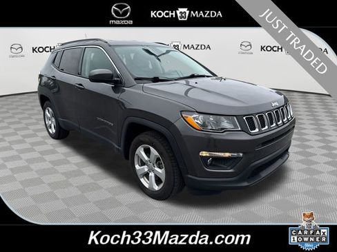 Used 2018 Jeep Compass Latitude AWD/4WD image 1