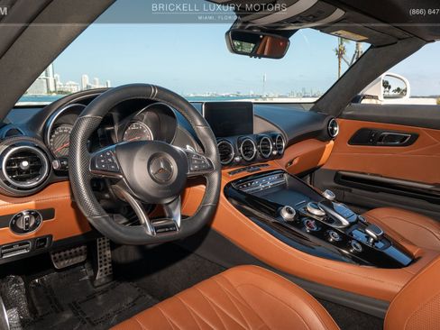 Used 2018 Mercedes-Benz AMG GT Roadster image 7