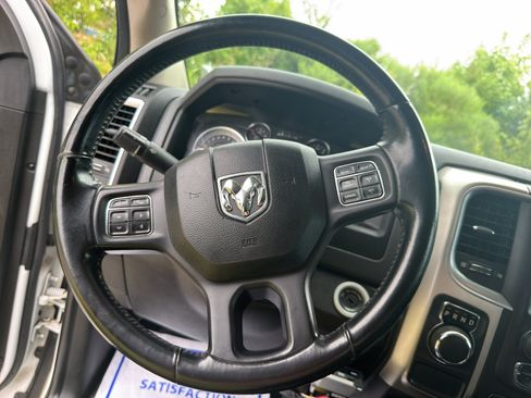 Used 2019 RAM 1500 Big Horn RWD image 11