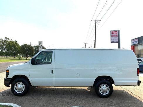 Used 2011 Ford E-350 and Econoline 350 Extended Super Duty image 4