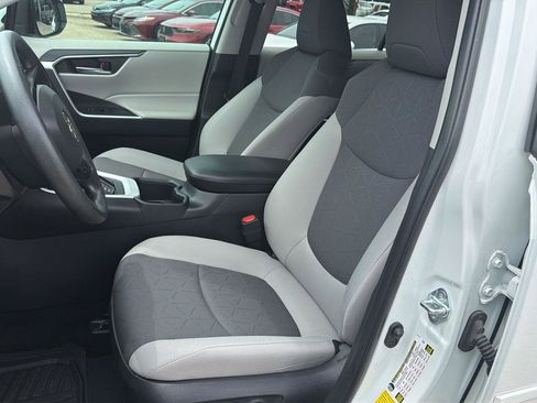 Used 2025 Toyota RAV4 XLE w/ Convenience Package FWD image 11
