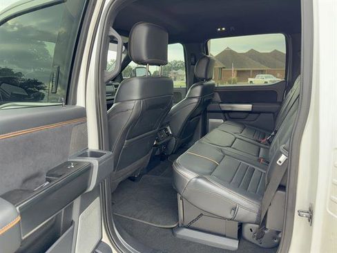 Used 2024 Ford F250 Platinum image 10