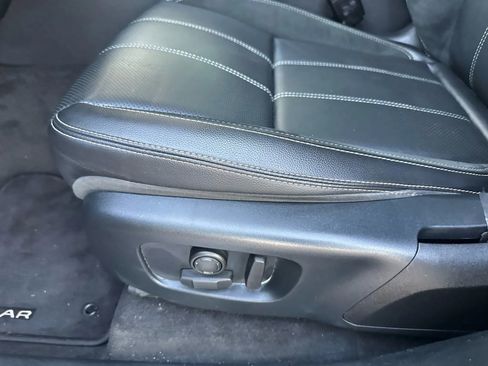 Used 2020 Land Rover Range Rover Velar R-Dynamic S image 36