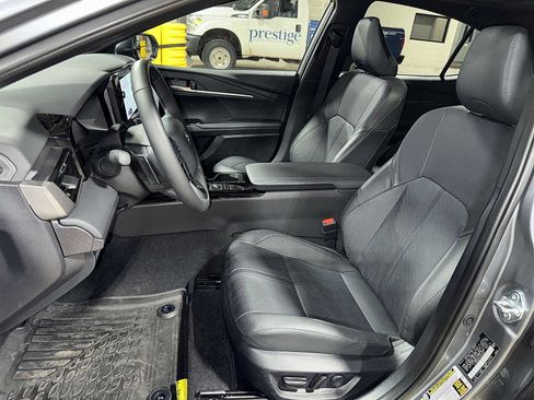 Used 2025 Toyota Camry XSE w/ Premium Plus Package AWD/4WD image 15