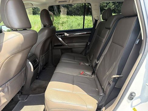 Used 2015 Lexus GX 460 w/ Premium Package AWD/4WD image 12