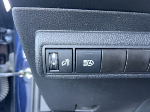 Used 2022 Toyota Corolla LE image 10