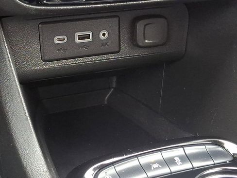 Used 2023 Buick Encore GX Select image 22