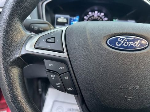 Used 2020 Ford Fusion SE image 25